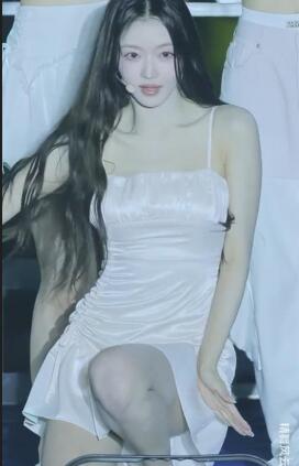 yooa 小姐姐白色连衣裙跳舞007