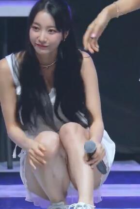 yubin 小姐姐白色连衣裙跳舞002